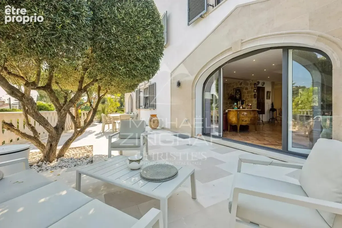 Photo Maison à Mandelieu-La-Napoule au prix de 1 790 000€