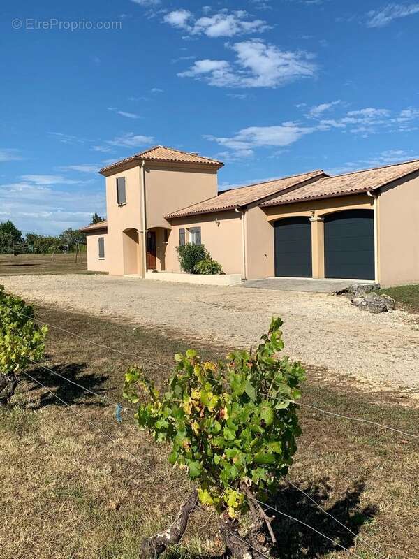 Maison contemporaine  de 150m² POMPORT avec piscine - photo 3