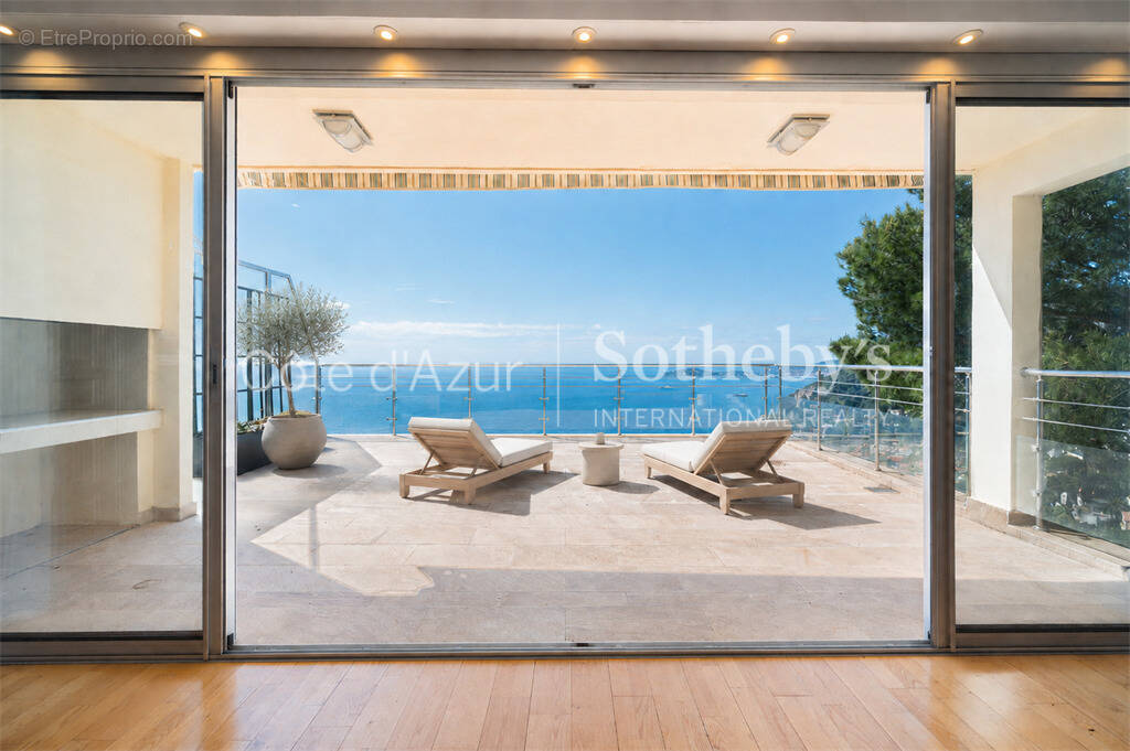 Appartement à EZE