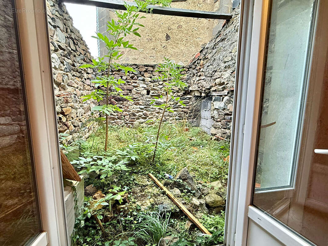 Maison à BLOT-L&#039;EGLISE