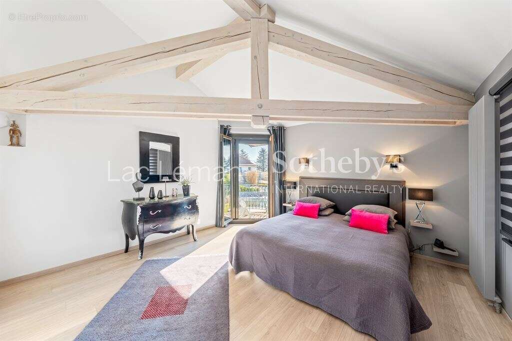 Maison à VETRAZ-MONTHOUX