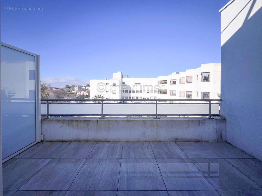 Appartement T3 - terrasse - box double - dernier étage -Les Camoins - 13011 Marseille n°7 - Appartement à MARSEILLE-11E