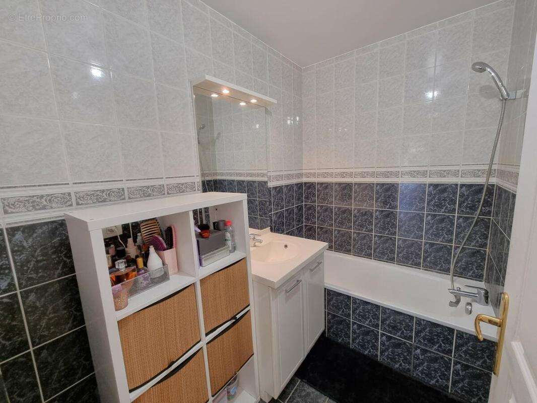 Appartement à MEYZIEU