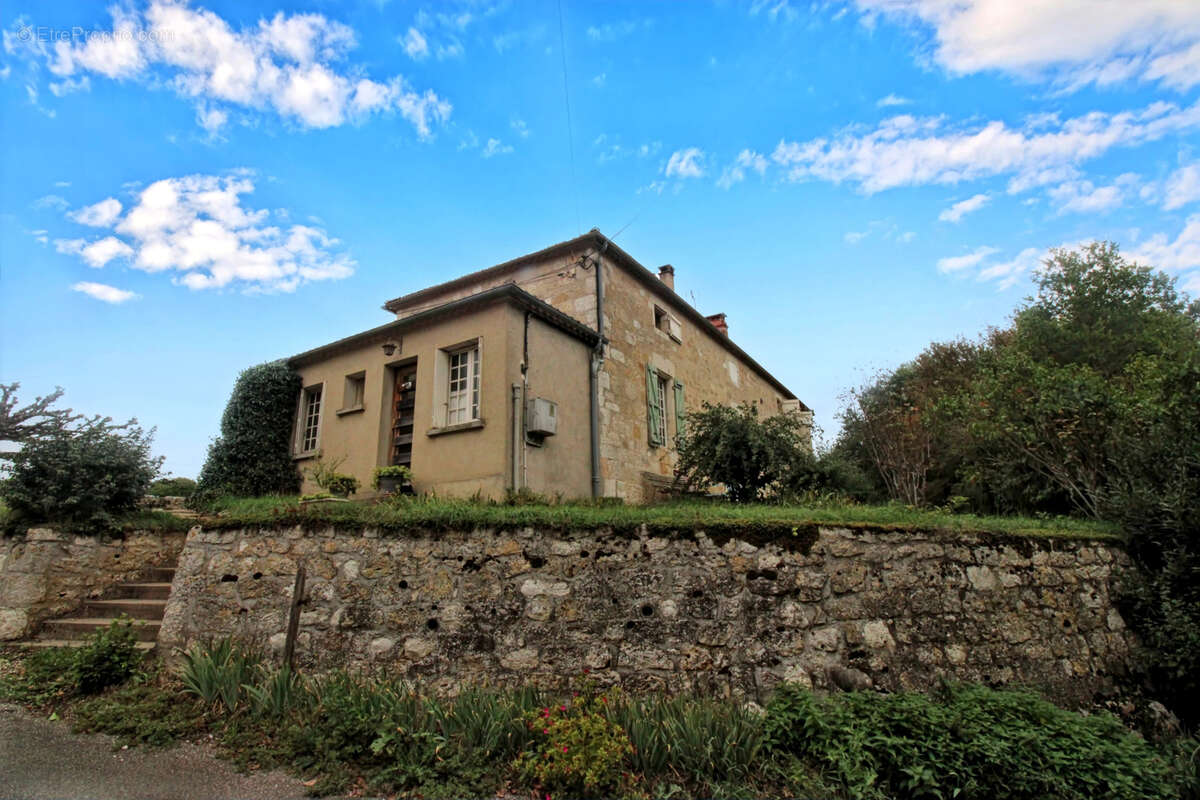 Maison à LAUGNAC