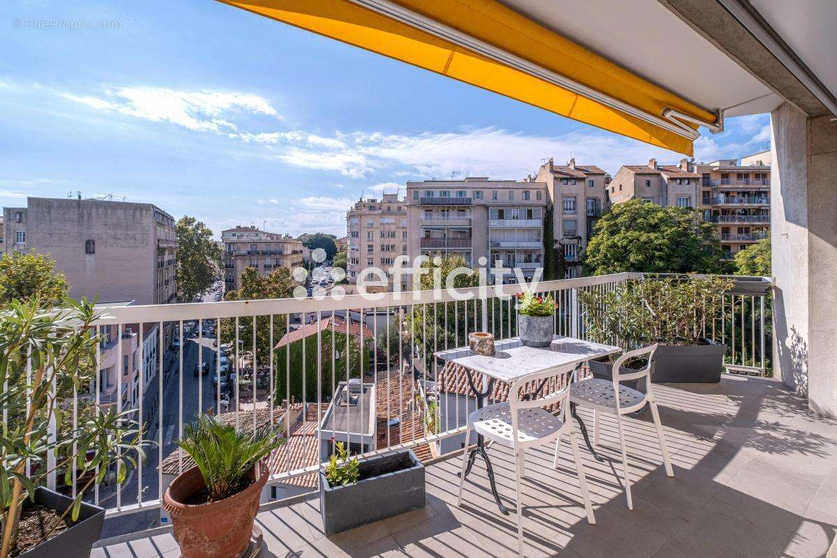 Appartement à MARSEILLE-8E