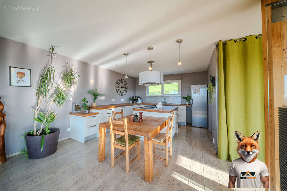 Maison à PLAIMBOIS-VENNES