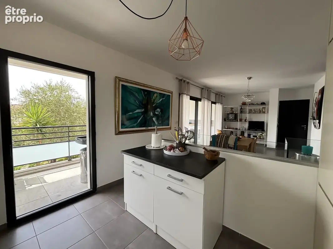 Appartement de 114m2 sur 2 niveaux  avec jardin aménagé dans résidence sécurisée avec piscine - photo 9