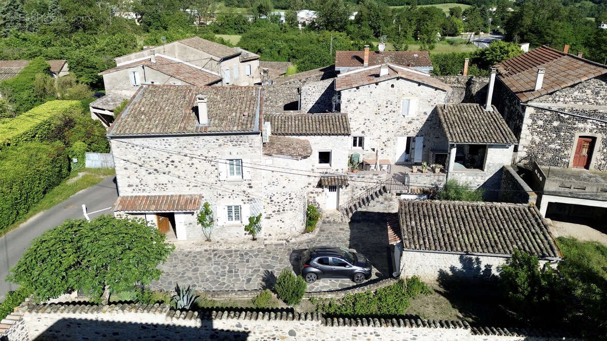Maison à BAIX