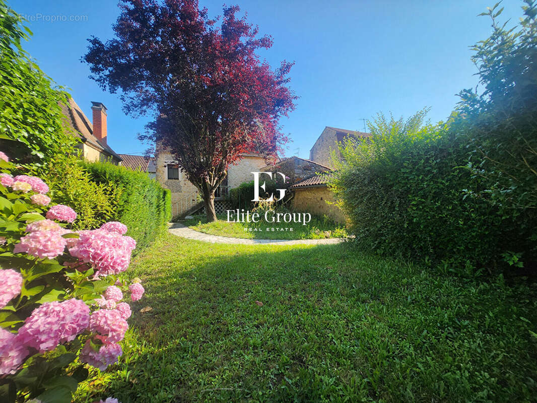 Maison à SIORAC-EN-PERIGORD