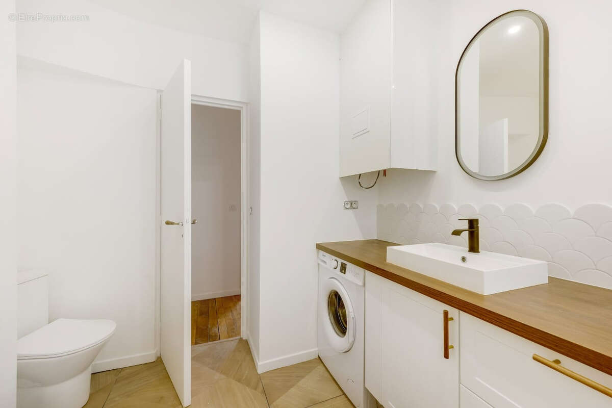 Appartement à PARIS-17E