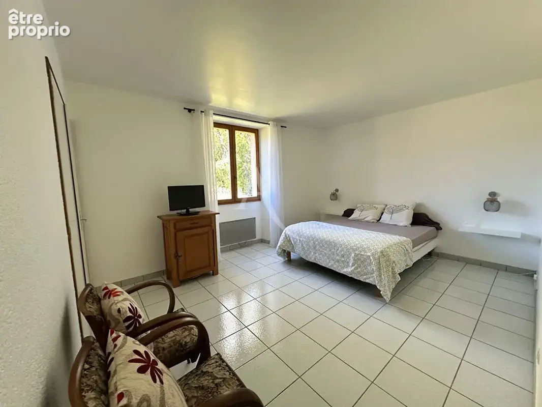 Maison en pierre de 222m² à vendre en campagne à proximité d'AIZENAY avec piscine et grange - photo 10