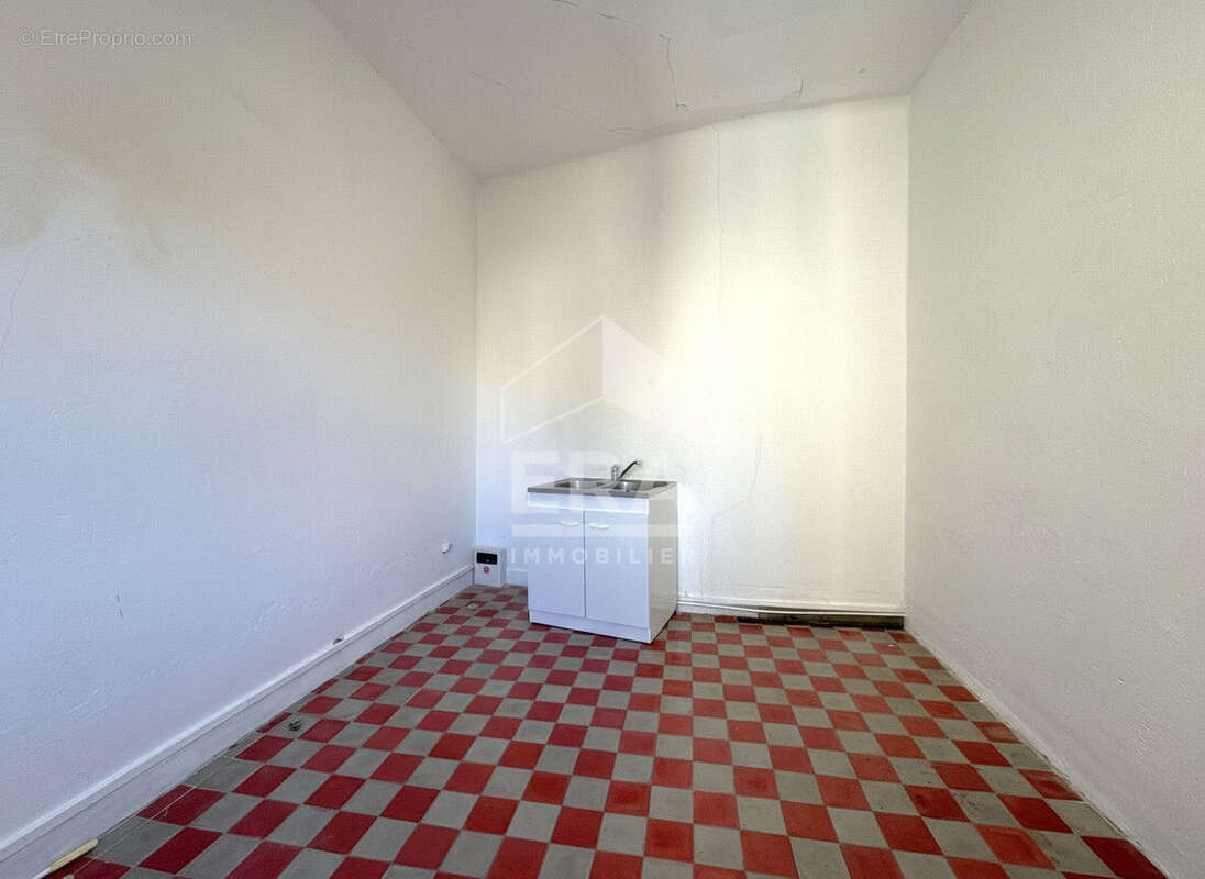 Autre à SALON-DE-PROVENCE