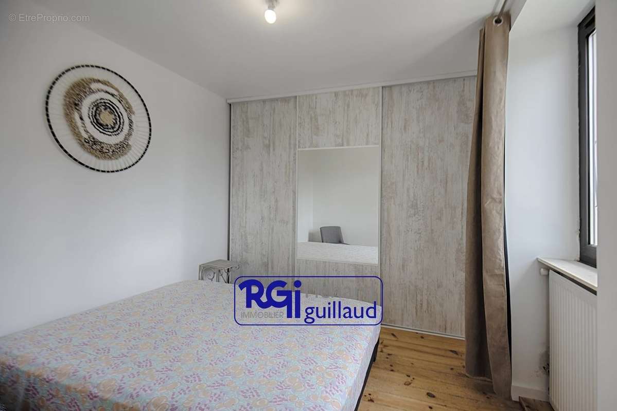 Maison à SAINT-DIDIER-DE-LA-TOUR