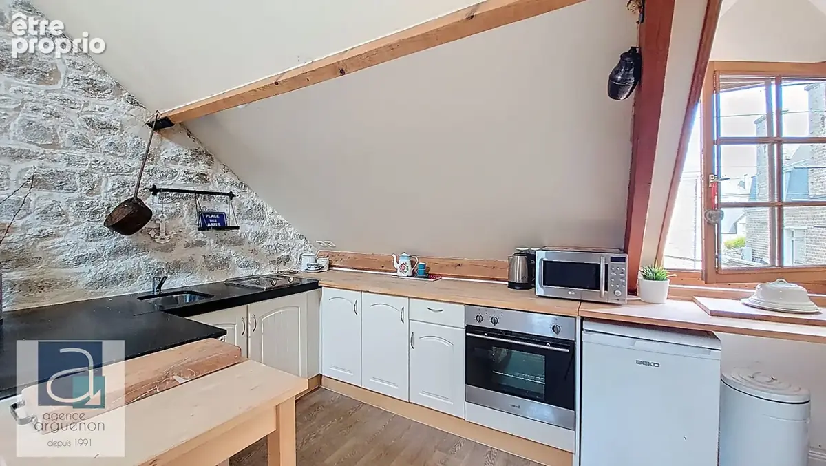 En plein coeur de DINAN, de l'espace, du charme et de la lumière ! au 2ème et dernier étage, 109 m2 au sol (76 habitable) - photo 2
