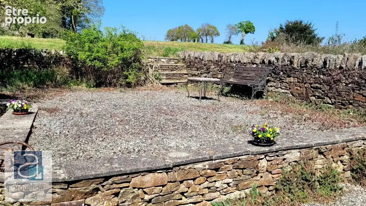 EXCLUSIVITÉ : PLUMAUDAN - Charmante maison de caractère de 3 chambres sur vaste jardin, - photo 18