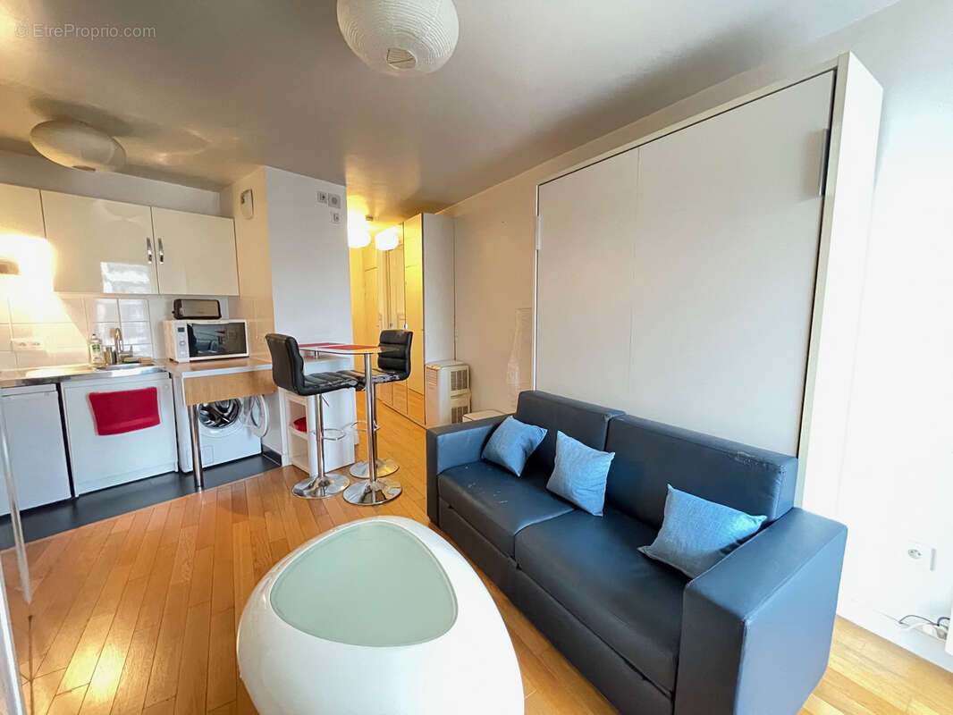 Appartement à PARIS-18E