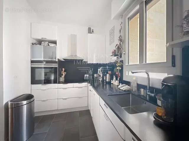 Appartement à NEUILLY-SUR-SEINE