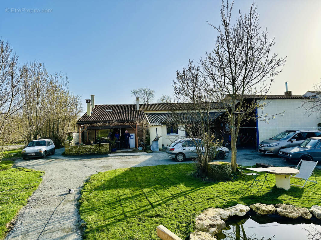 Maison à COULON