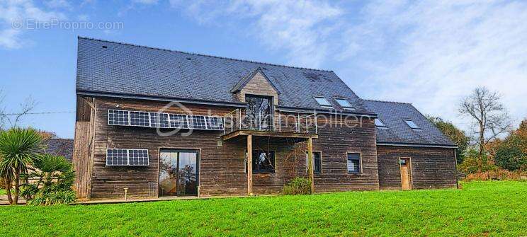 Maison à POULLAOUEN