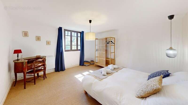 Maison à NEGREPELISSE