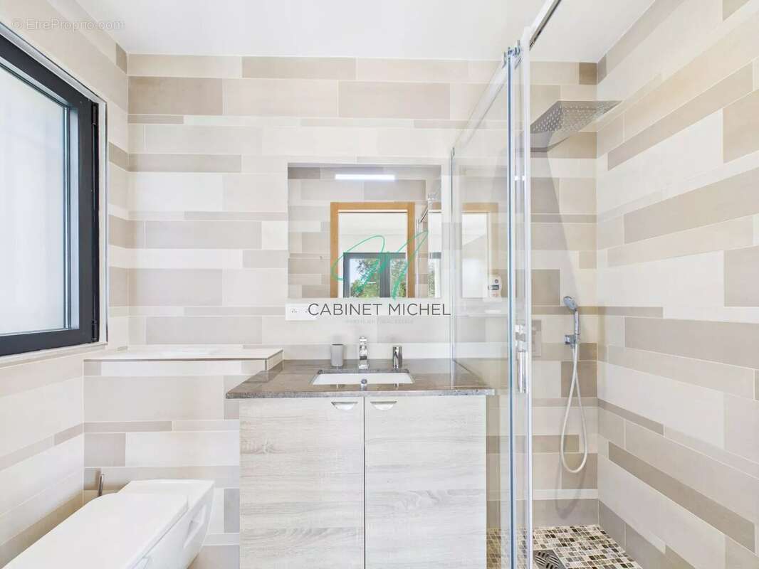 Maison à ROQUEFORT-LES-PINS