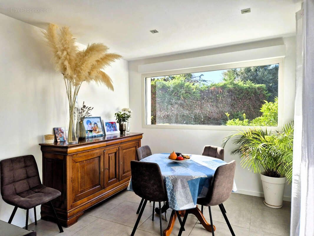 Maison à LEZIGNAN-LA-CEBE