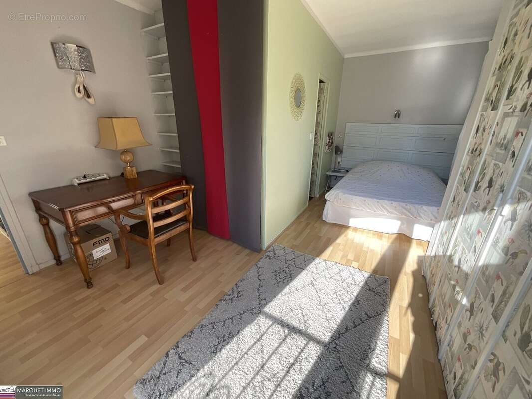 Découvrez cet ensemble immobilier composé de 2 villas indépendantes T6 de 179 m² et T3 de 59 m² en 4 faces sur 828 m² de terrain - photo 18