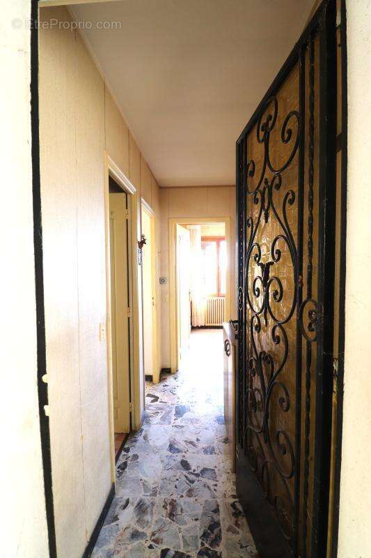 Maison à BERRE-LES-ALPES