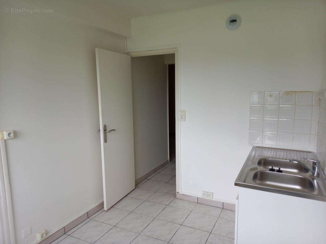 Appartement à COUBERT