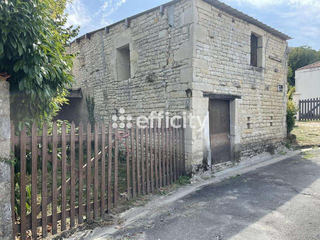 Maison à AMBERAC
