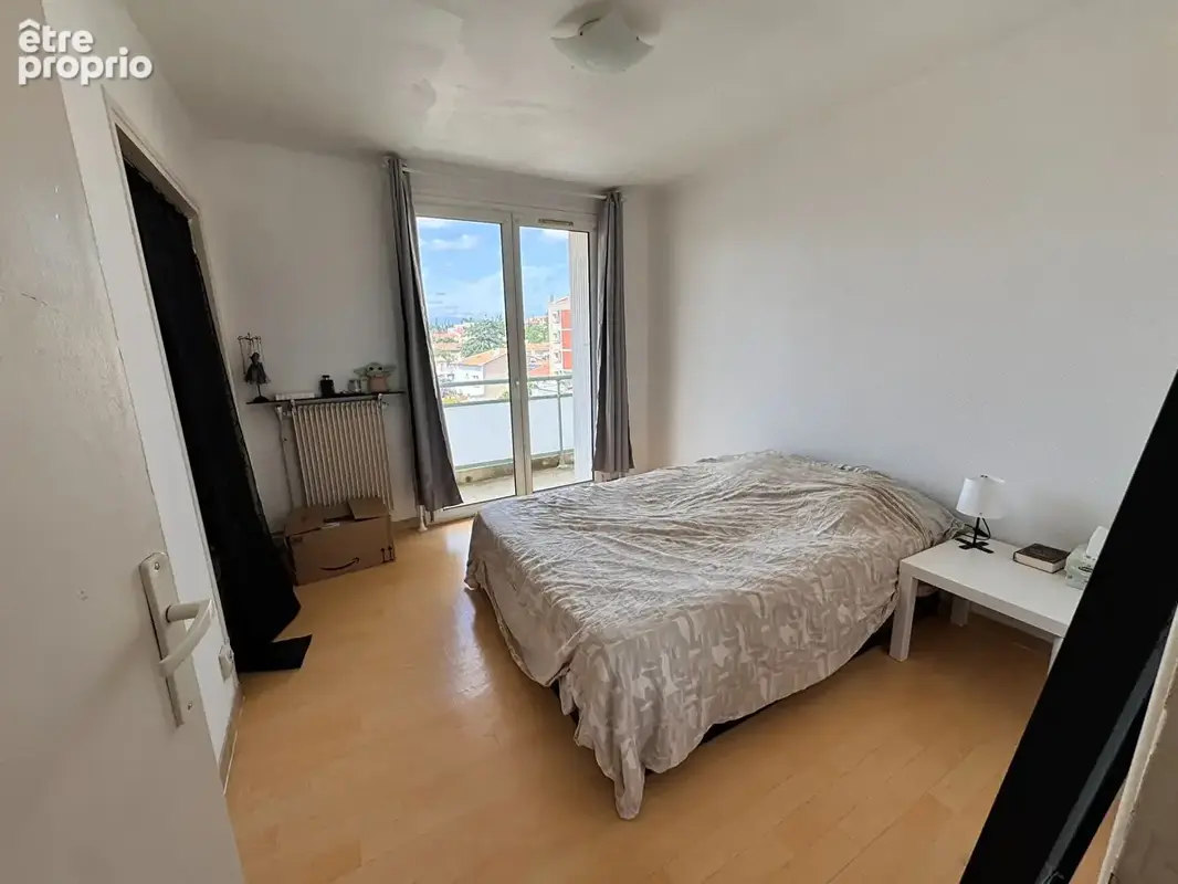 Carcassonne - appartement traversant 76 m² - dernier étage - balcons - parking privatif - photo 8
