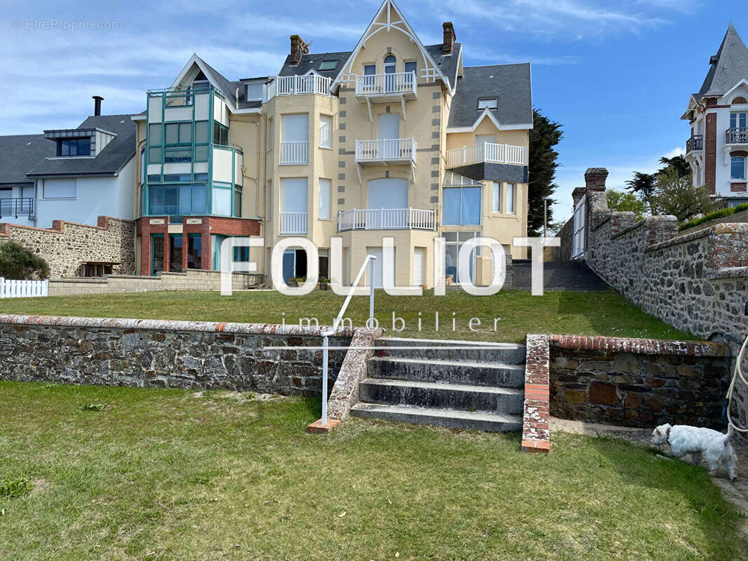 Appartement à SAINT-PAIR-SUR-MER