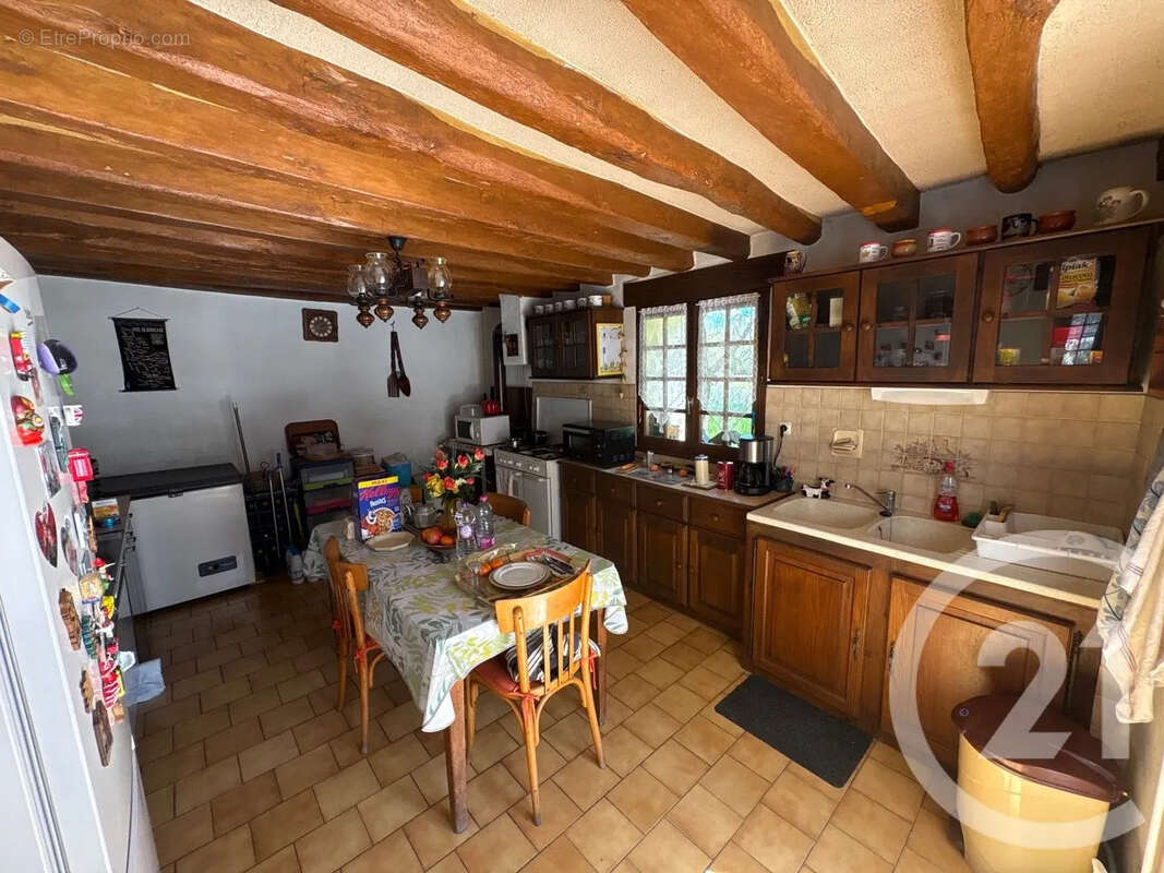 Maison à COURCELLES