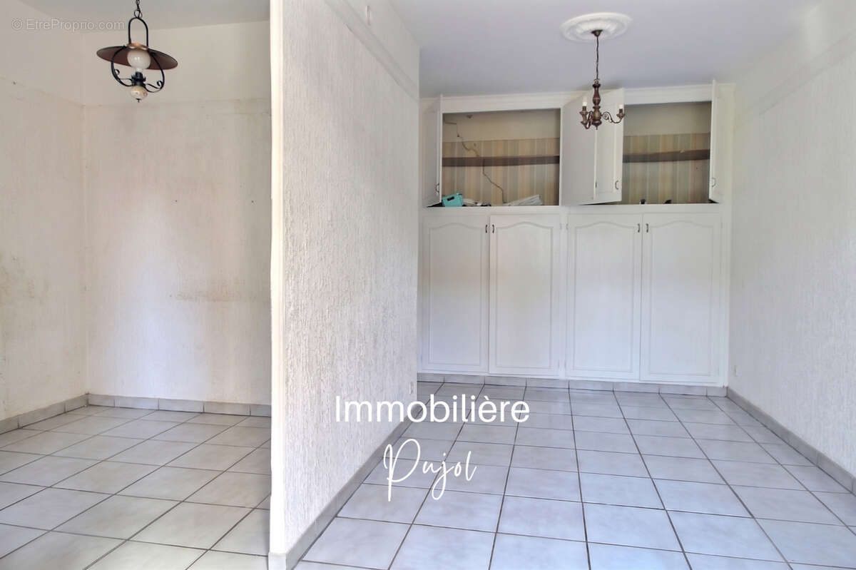 Appartement à MARSEILLE-1E
