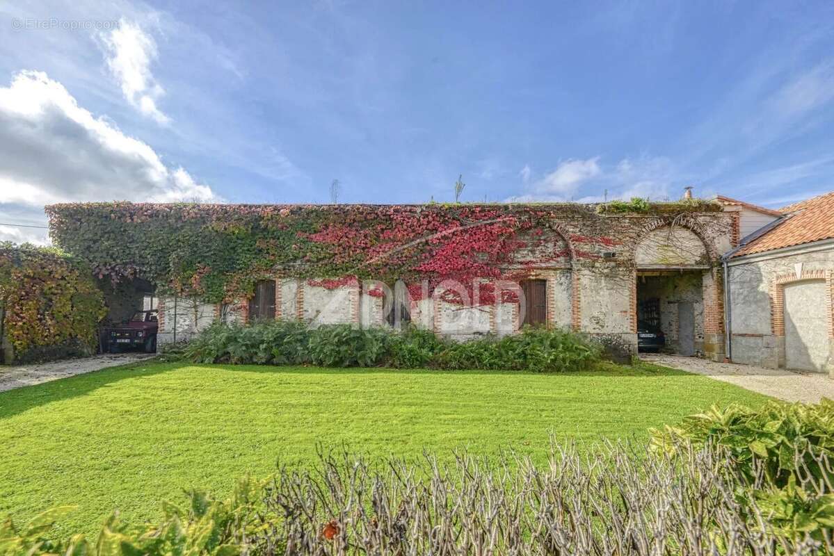 Maison à LA HAIE-FOUASSIERE