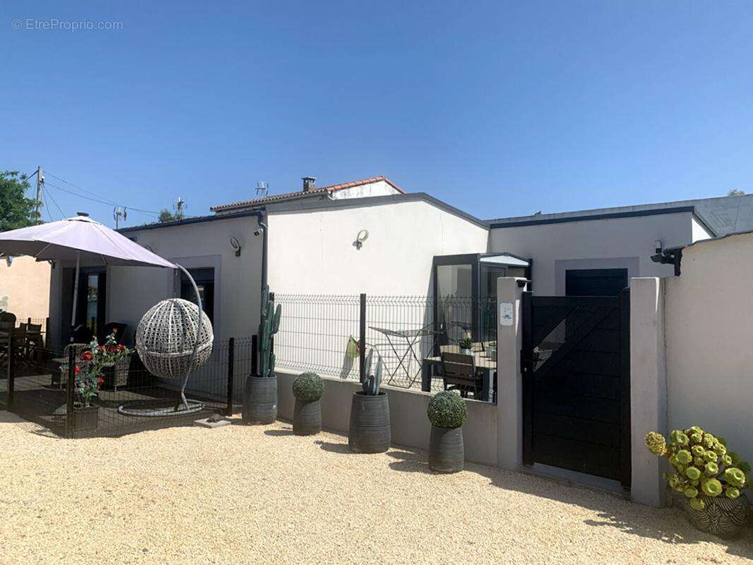 Maison à PORT-SAINT-LOUIS-DU-RHONE