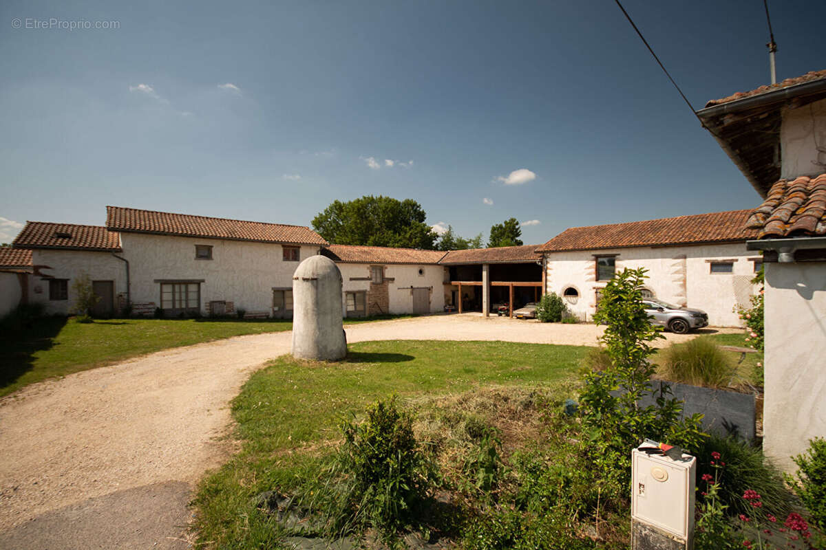 Maison à CHATILLON-SUR-CHALARONNE