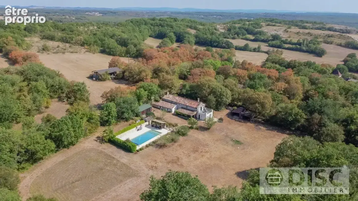 Belle et spacieuse propriété en pierre avec piscine et 3,8 hectares de terrain. - photo 2