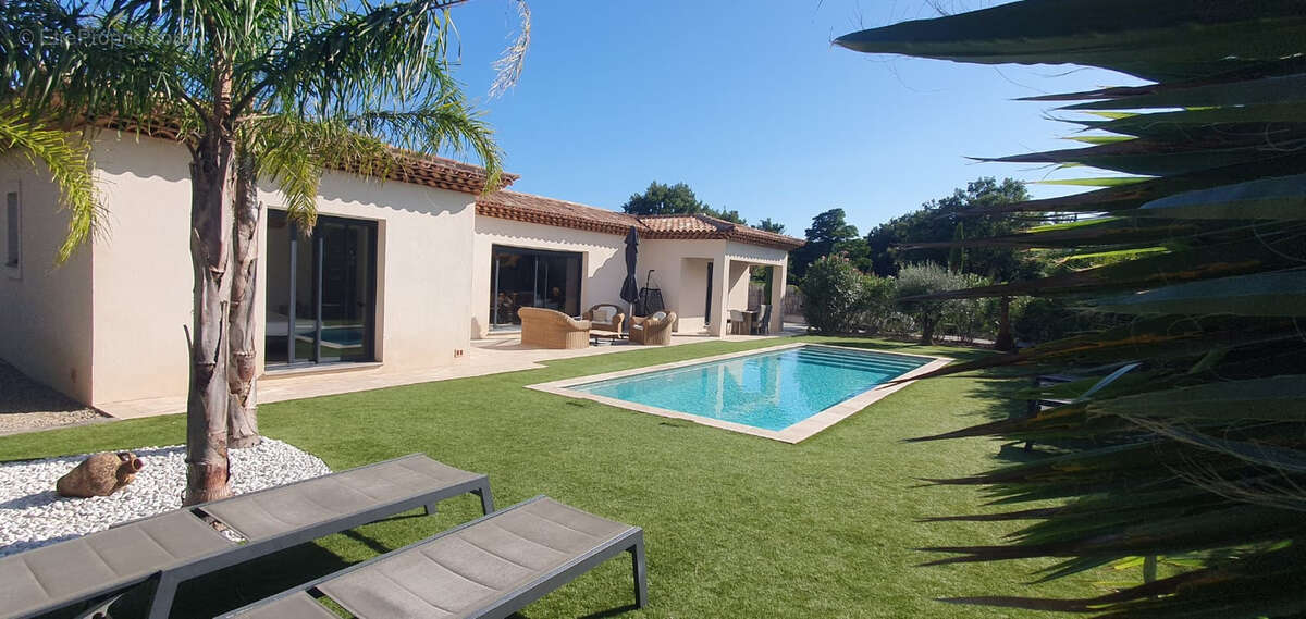 Maison à PLAN-DE-LA-TOUR