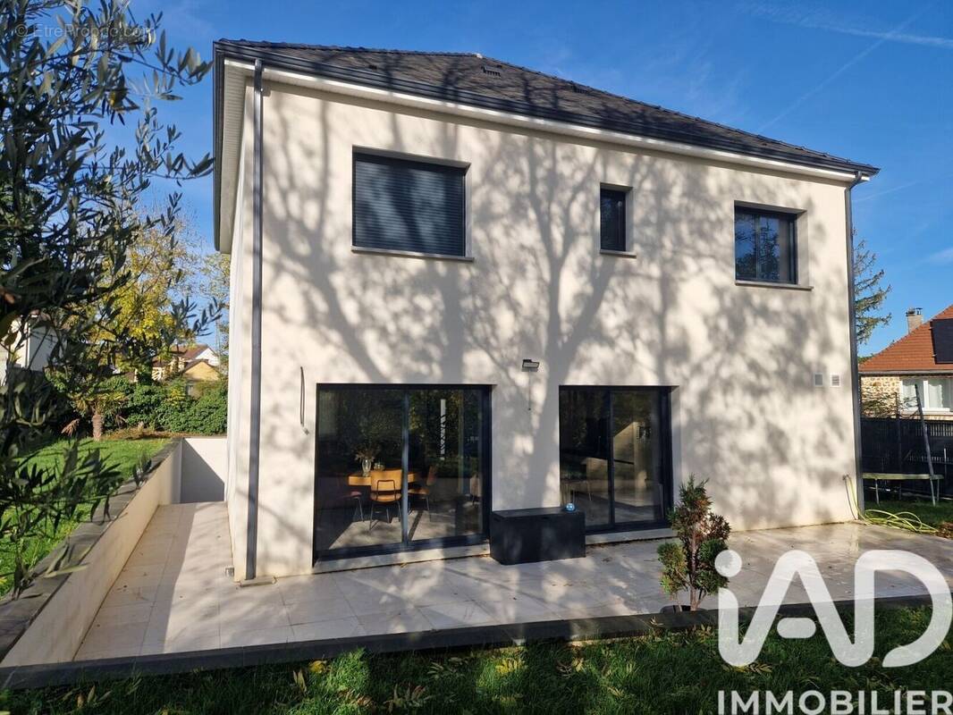 Photo 1 - Maison à PLAISIR
