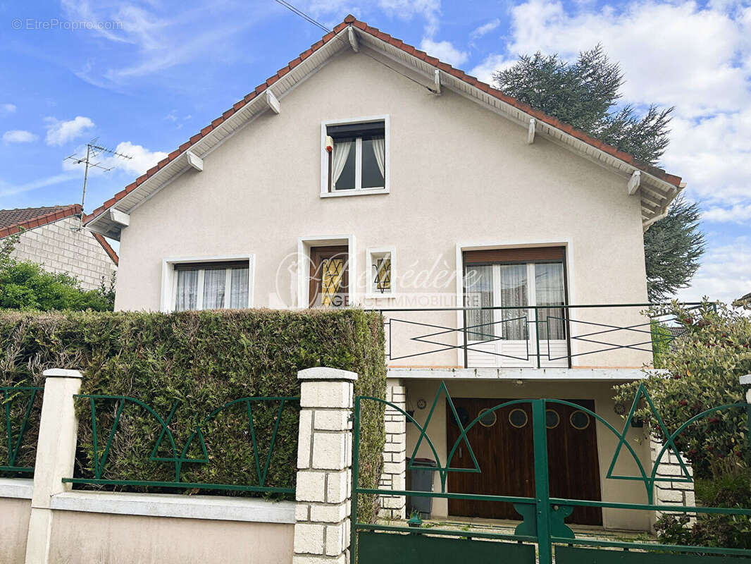 Maison à SAINT-LEU-LA-FORET
