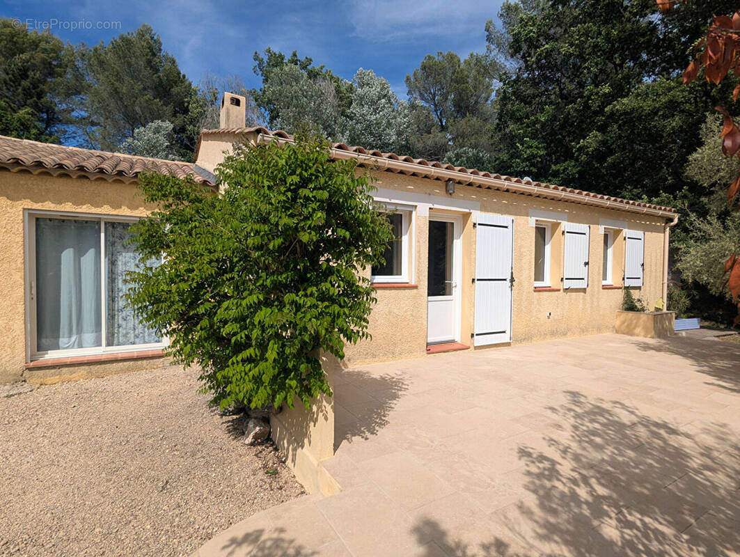 Maison à SILLANS-LA-CASCADE