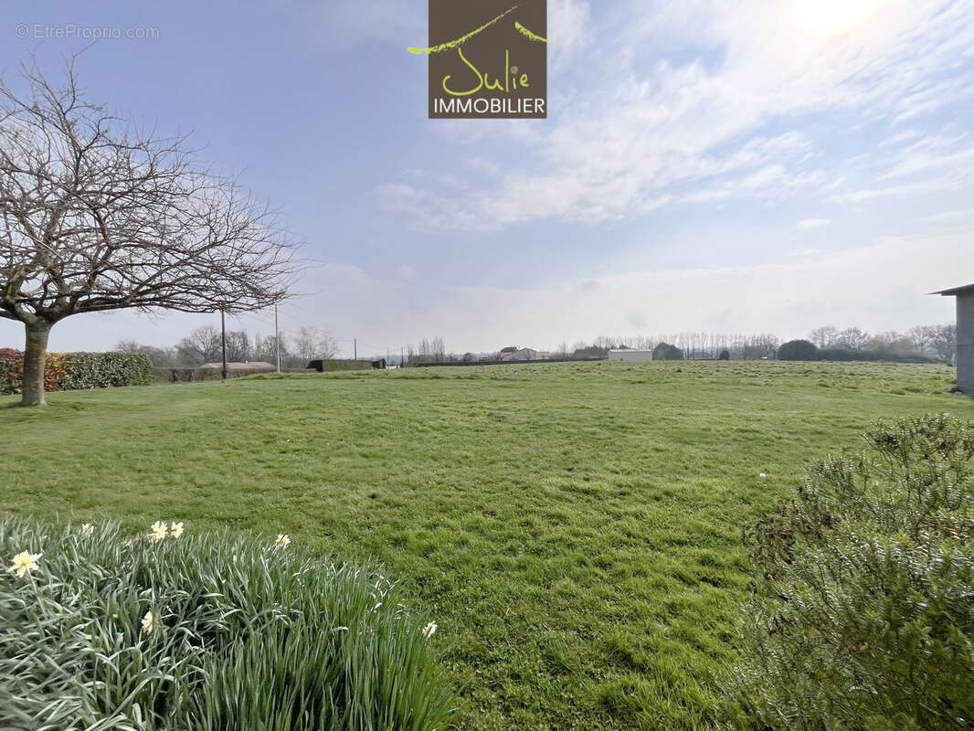 Maison à LA CHAPELLE-SAINT-LAURENT