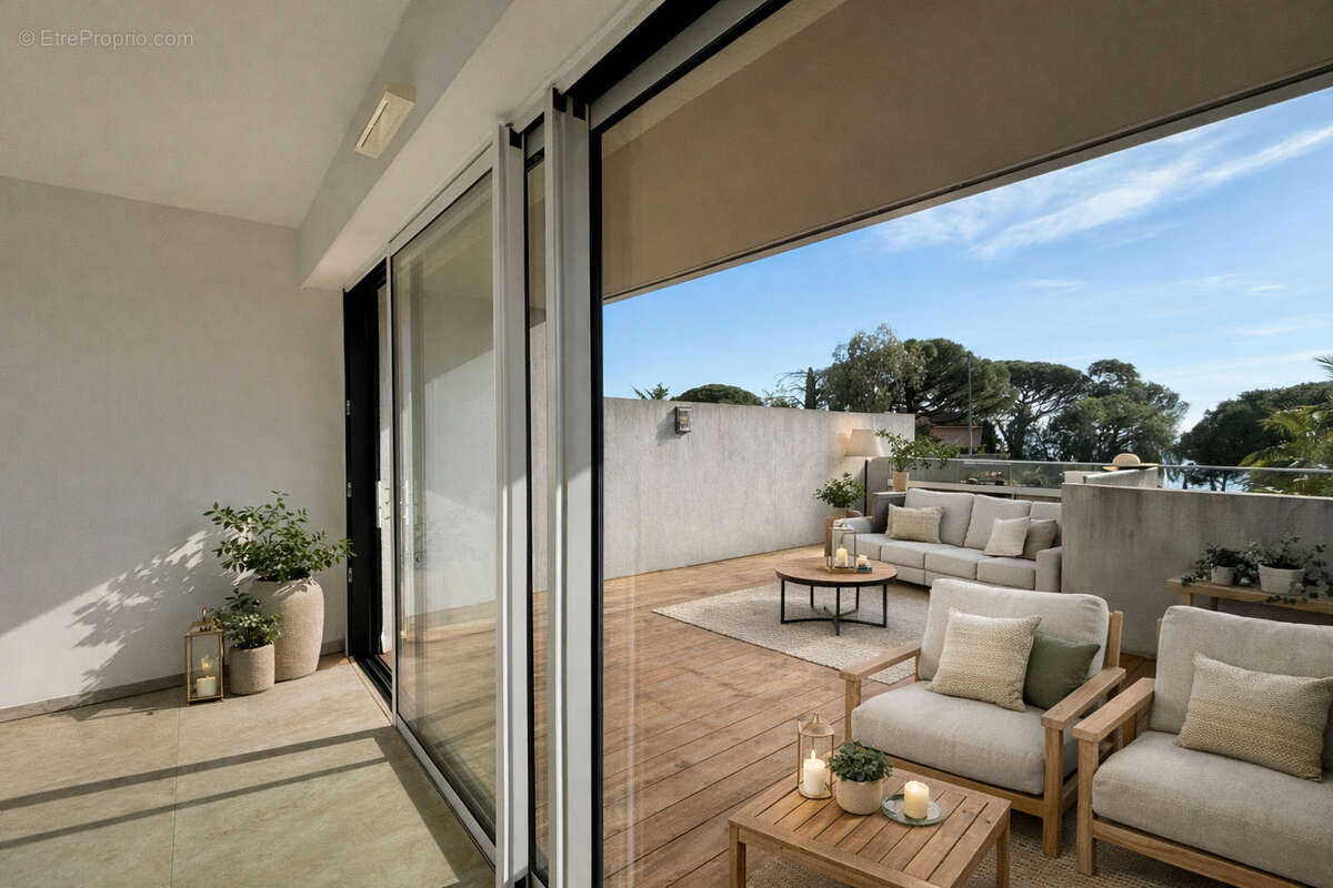A vendre appartement 3 pieces grande terrasse residence avec piscine plein coeur des issambres garage - photo 2