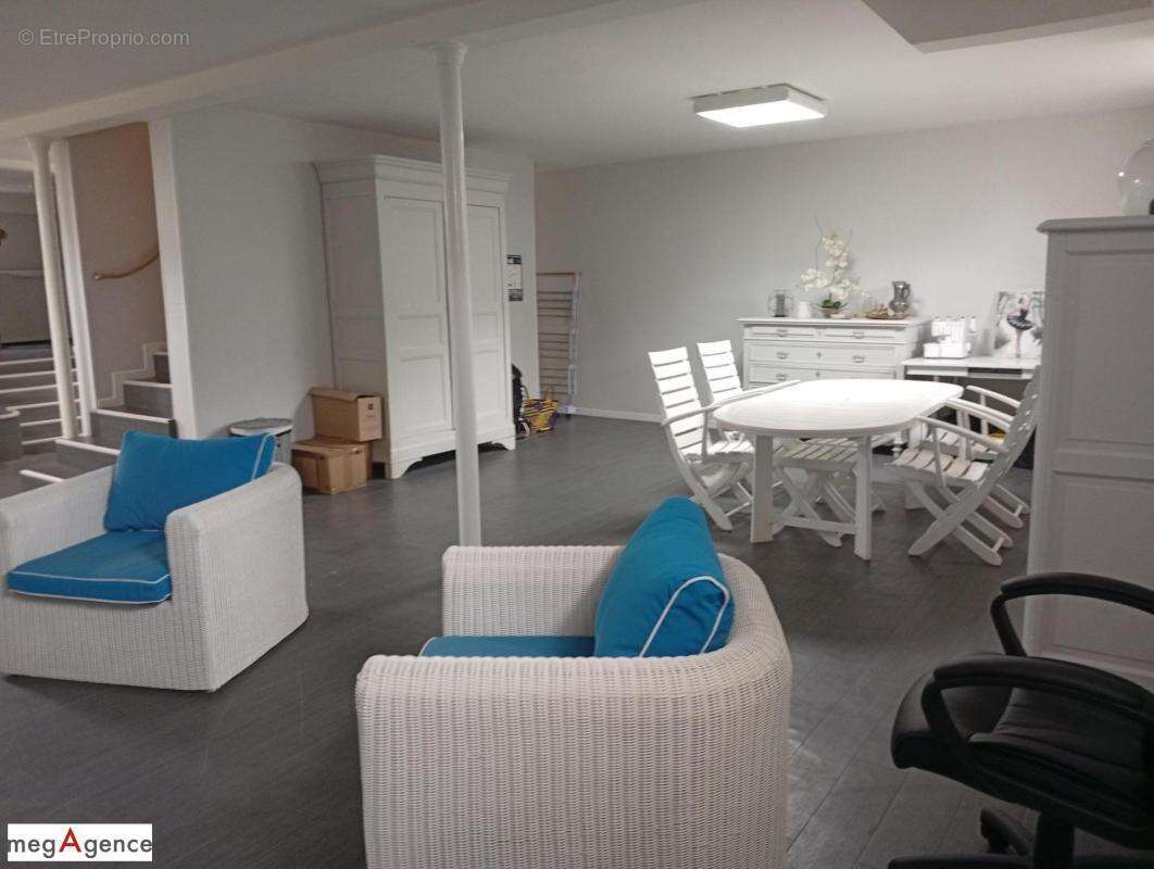 Maison 5 chambres, piscine garage cave puit - photo 9