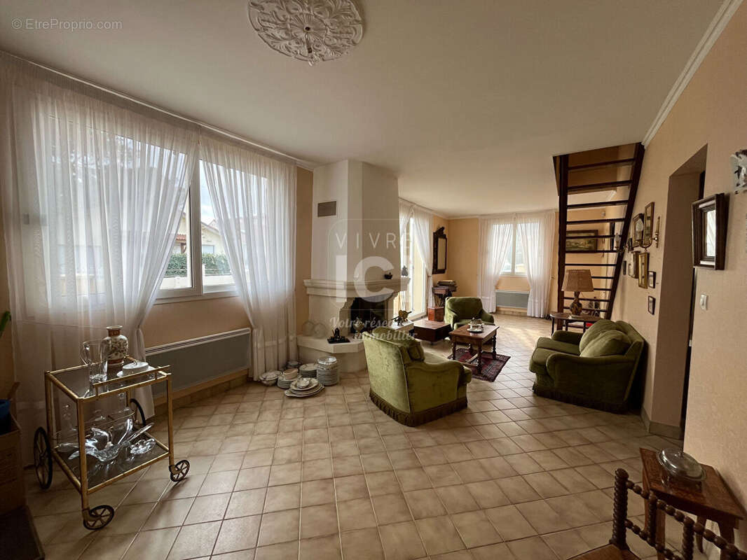 Maison à SAINT-MICHEL-CHEF-CHEF