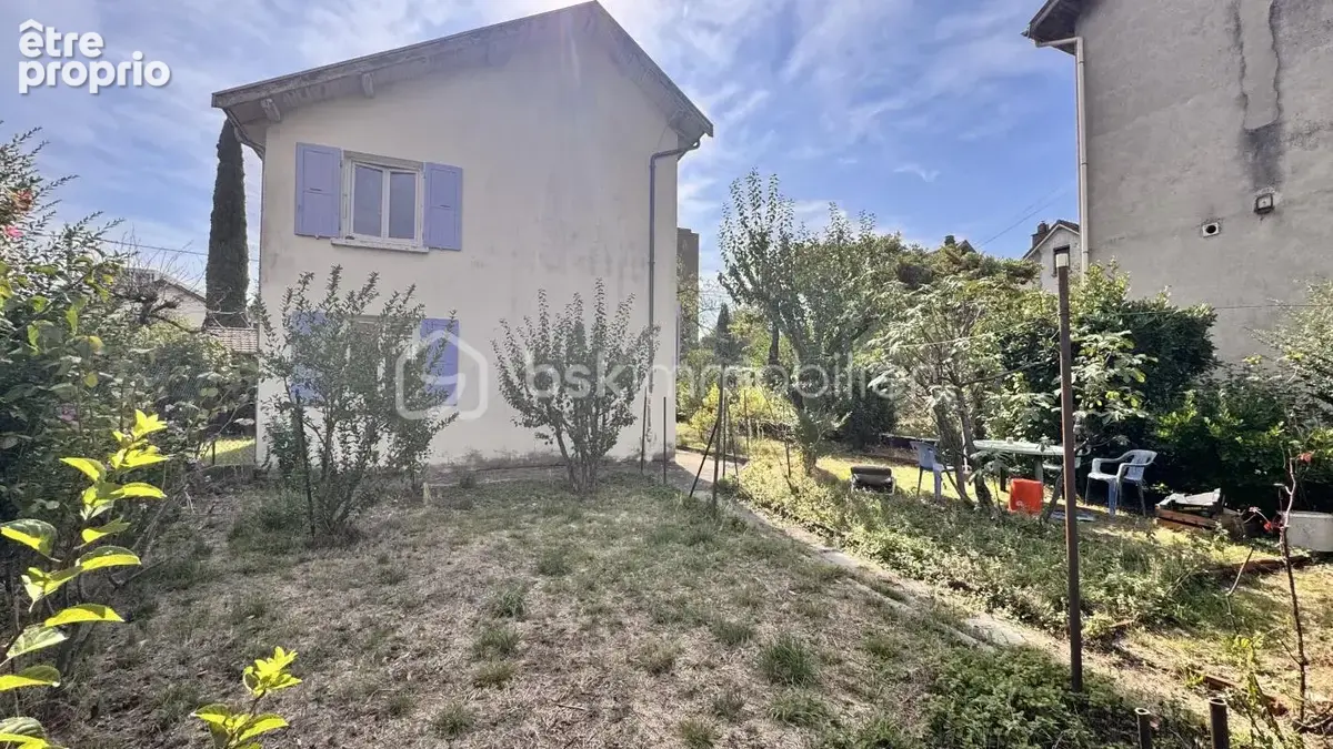 Maison de ville à fort potentiel — Grenoble (Écoles privées & transports à pied) - photo 2