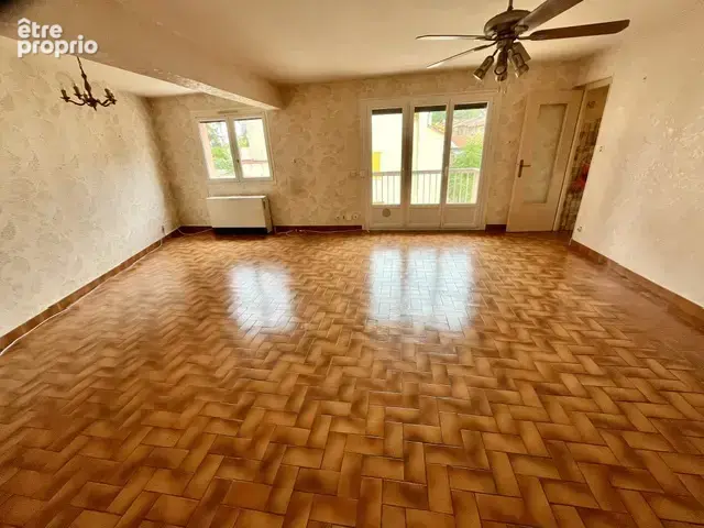 Appartement 86.50m2 avec garage au calme en plein coeur de ville avec un beau potentiel - photo 2