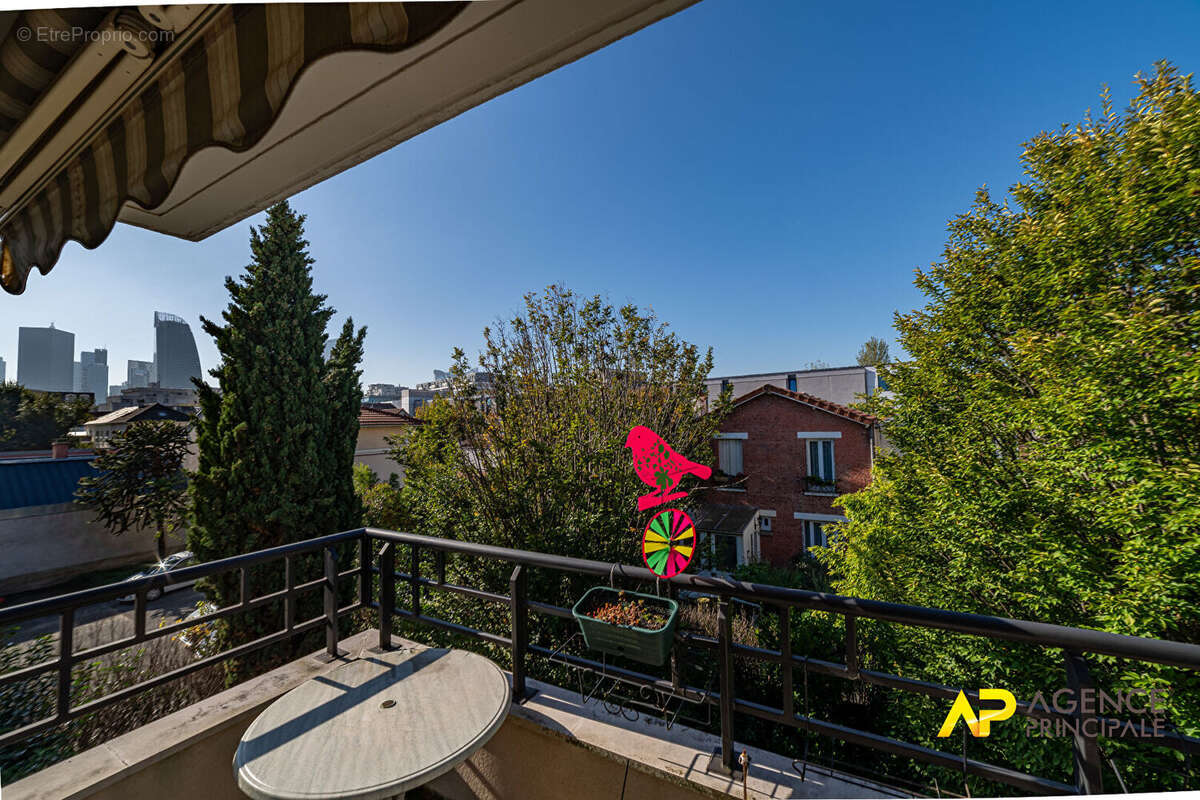 Appartement à LA GARENNE-COLOMBES