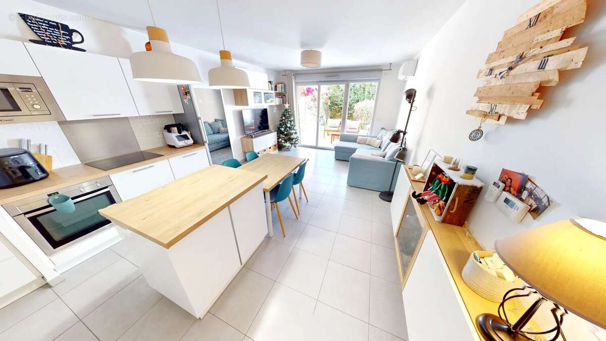 Appartement à VILLENEUVE-LOUBET